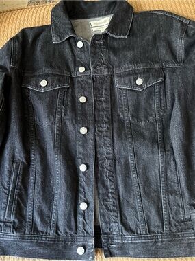 New Madewell ladies oversized trucker Black Denim  Jacket size M